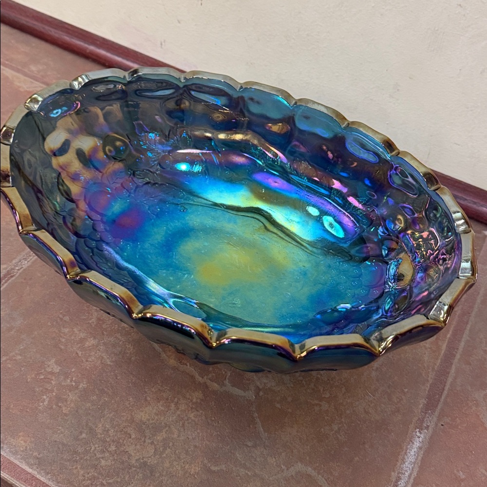 VTG Indiana Glass Iridescent Carnival Footed Fruit Bowl, Harvest Grape Pattern - Picture 2 of 7
